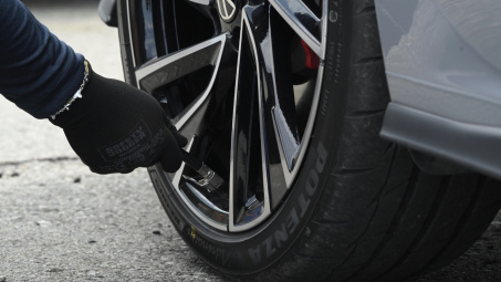 Bridgestone Việt Nam ra mắt Potenza Adrenalin RE005, mở rộng dải lốp hiệu suất cao