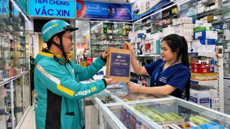 Long Châu triển khai giao hàng bằng xe máy điện Green SM