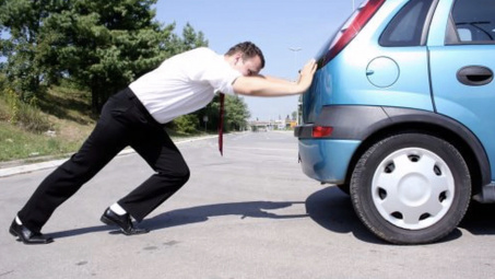 Xe số sàn hết điện vẫn có thể khởi động bằng cách đẩy xe
