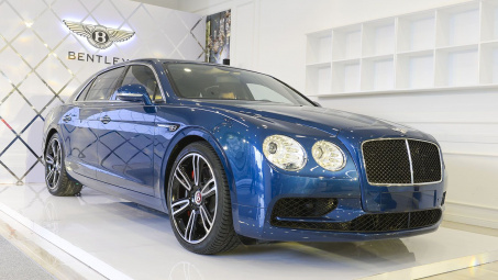 Cận cảnh xe sang Bentley Flying Spur V8 S đầu tiên tại Việt Nam