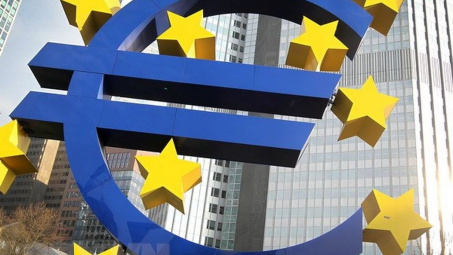 Hoạt động xuất khẩu giảm khiến tăng trưởng kinh doanh của Eurozone thấp kỷ lục