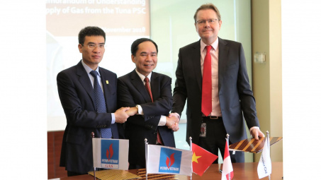 PVN - PVGAS ký thỏa thuận chuyển nhượng Biên bản ghi nhớ về việc cung cấp khí từ mỏ TUNA