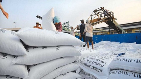 Tháng 11, Việt Nam liên tục trúng thầu gần 250.000 tấn gạo cung cấp cho Philippines