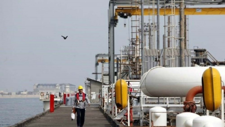 Giá dầu thô giảm do Hoa Kỳ nới lỏng lệnh cấm vận đối với Iran