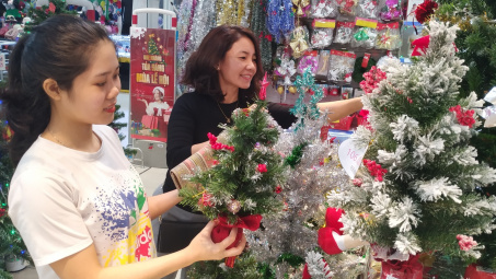 Ồ ạt các chương trình khuyến mại, giảm giá đặc biệt mùa Giáng sinh