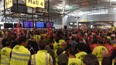 Quốc tế nổi bật: Áo màu gì thì cũng phải nghỉ Giáng sinh; Italya không mở cửa nhận người di cư