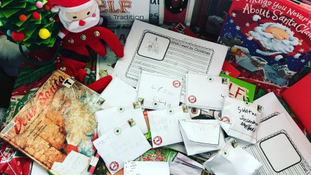 Thư xin quà của các bé khiến ông già Noel "toát mồ hôi"