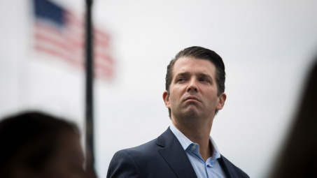 Ông Trump Jr. so sánh bức tường biên giới với hàng rào sở thú