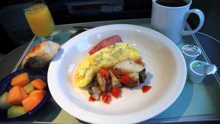 Kinh ngạc với những nơi bẩn nhất trên máy bay