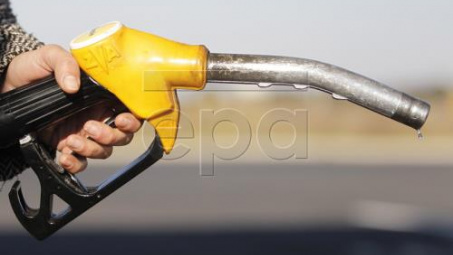 Phố Wall khởi sắc hỗ trợ giá dầu thế giới