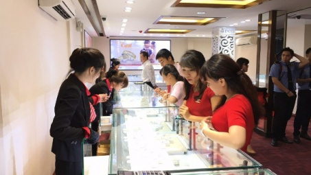 Giá vàng trong nước biến động trái chiều phiên đầu năm mới