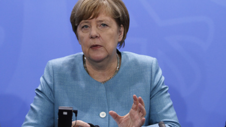 Tin ảnh: Bà Merkel muốn đẩy Anh Brexit sớm?
