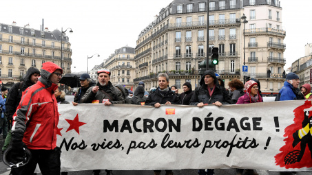 Tin ảnh: Tổng thống Macron dám từ chức không?
