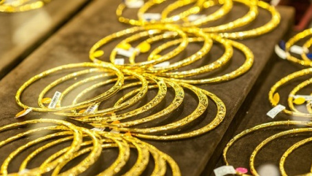 Giá vàng hôm nay 3/1: Đầu năm leo lên đỉnh mới