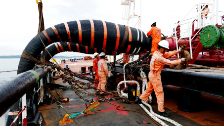 Lọc dầu Dung Quất nhập chuyến dầu thô thứ 800