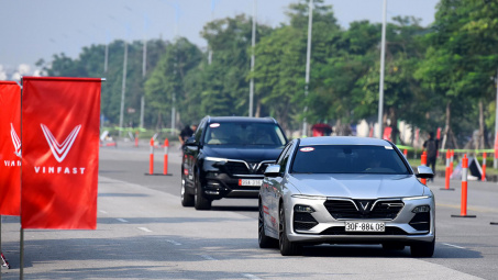 VinFast bất ngờ tăng giá xe Lux SA2.0 và Lux A2.0