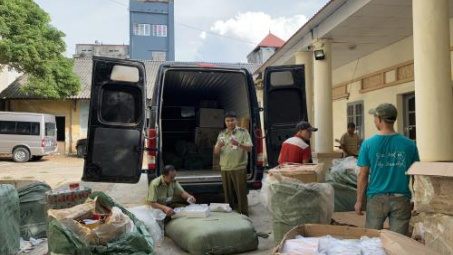 Hàng loạt túi xách, kính giả thương hiệu Chanel bất ngờ bị bắt giữ