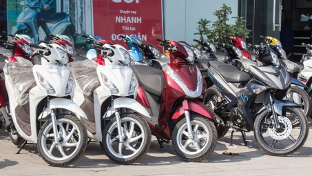 Doanh số bán xe máy liên tục giảm, người Việt đã “mua đủ”?