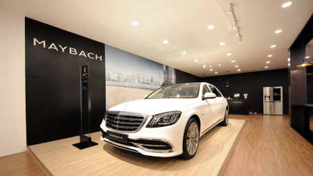 Mercedes-Benz hé lộ 2 mẫu xe sẽ ra mắt tại Triển lãm ô tô Việt Nam 2019