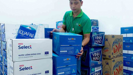 Saigon Co.op huy động gấp hàng, cam  kết bán "giá vốn" nước đóng chai cho người dân Hà Nội
