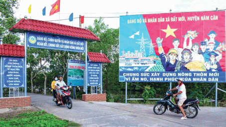 Làm hàng vạn km đường giao thông nông thôn không mất một đồng tiền đền bù giải phóng