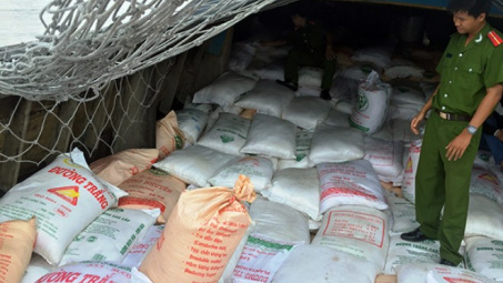 Liên tiếp chặn đứng lượng lớn đường cát nhập lậu