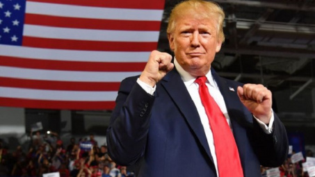 [Quốc tế nổi bật] Ông Trump lại "ghi điểm"