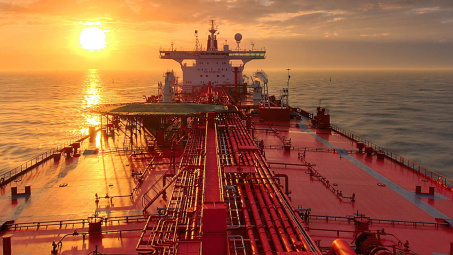 Giá dầu thô đầu tuần giảm nhẹ