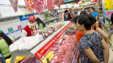 CPI 10 tháng tăng 2,48% trước tác động giá xăng dầu, thịt lợn