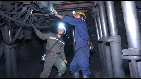 Ứng dụng cơ giới hóa đồng bộ giàn chống tự hành đa chức năng