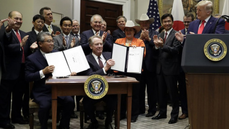 Mỹ và Nhật Bản ký kết 02 thỏa thuận thương mại