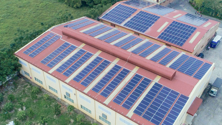 Tự cung cấp hơn 50% nhu cầu điện mỗi năm nhờ đầu tư điện mặt trời áp mái