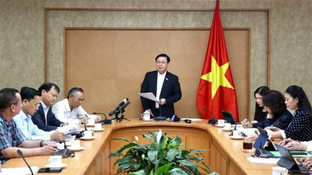 Phó Thủ tướng yêu cầu xem xét nhập khẩu thịt lợn bảo đảm cung-cầu trong nước