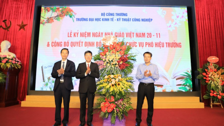 Đại học Kinh tế - Kỹ thuật công nghiệp kỷ niệm Ngày nhà giáo Việt Nam