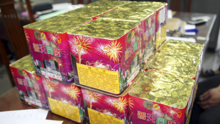 Bắt giữ xe tải chở 12 dàn pháo nổ Trung Quốc nhập lậu trái phép