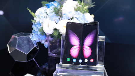 Điện thoại "siêu độc" Samsung Galaxy Fold chính thức ra mắt thị trường Việt, giá 50 triệu đồng