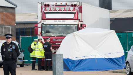 [Quốc tế nổi bật] Cảnh sát Anh xác định danh tính 39 nạn nhân người Việt