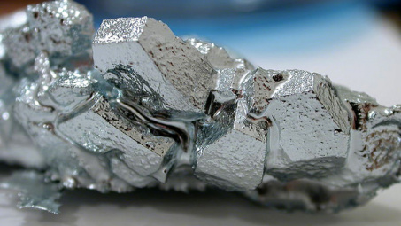 Phát minh ra kim loại bạc bền nhất thế giới