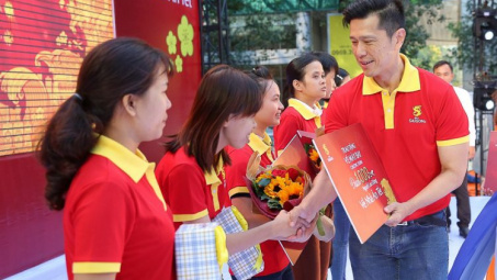 SABECO tặng vé máy bay và vé xe khách cho người lao động về nhà ăn Tết