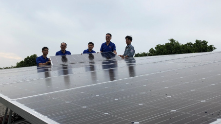 Công ty Nhiệt điện Phú Mỹ: “trao điện mặt trời, làm ấm tình đời”