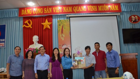 Ngành Dầu khí dành trên 50 tỉ thăm công nhân lao động, gia đình chính sách