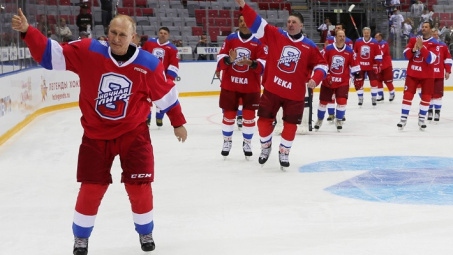 [Quốc tế nổi bật] Phút thư giãn của ông Putin