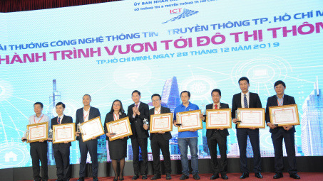 FSI đạt giải thưởng Doanh nghiệp có sản phẩm và giải pháp phần mềm tiêu biểu