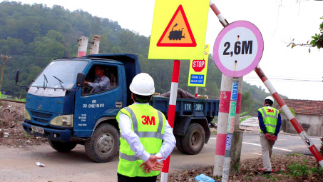 Giải pháp an toàn cho khu vực giao nhau với đường sắt bằng hệ thống cảnh báo của 3M