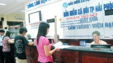 Khó nhất là vận động người dân chuyển tiết kiệm tiền sang đóng bảo hiểm xã hội