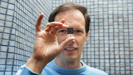 Câu chuyện về tỷ phú USD với điện thoại đọc thẻ được làm từ…”cục nhựa”, khiến Visa và Mastercard “khiếp vía”