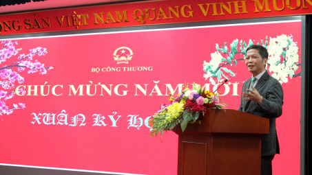 Bộ trưởng Trần Tuấn Anh chúc Tết các công chức, viên chức, người lao động ngành Công Thương nhân ngày đi làm đầu xuân Kỷ Hợi
