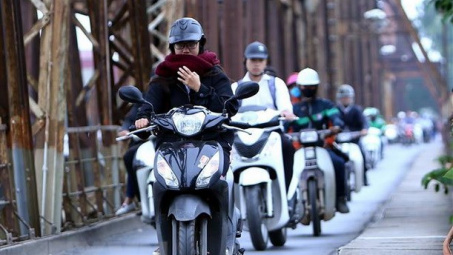 Ngày đầu tiên đi làm sau kỳ nghỉ Tết, Bắc Bộ trời lạnh vào sáng sớm