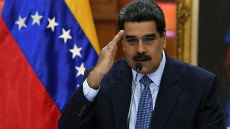 Tin ảnh: Từng người dần rời bỏ Maduro
