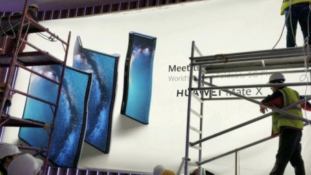 Xuất hiện đối thủ đầu tiên của Samsung Galaxy Fold